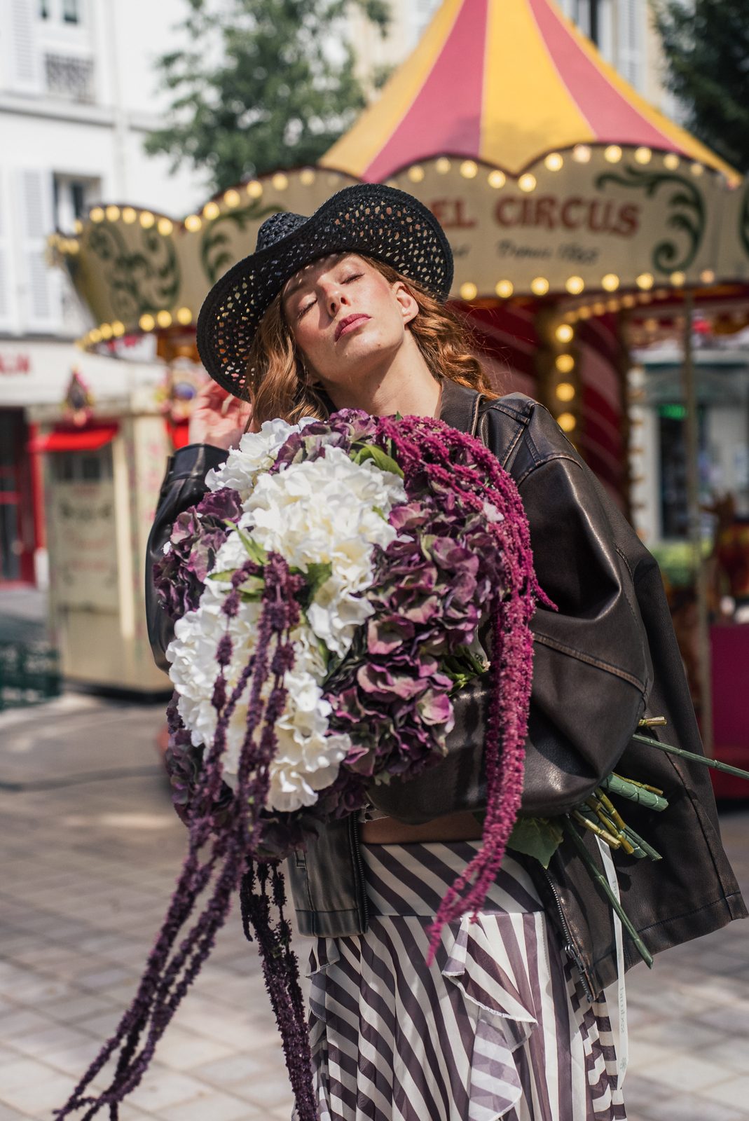 Pimpas. Un bouquet dans les rues de Paris.