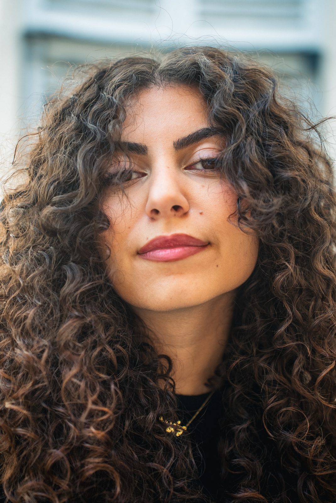 Portrait. Plan serré, lumière naturelle.